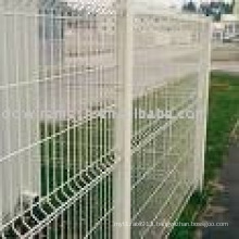 wire mesh fence